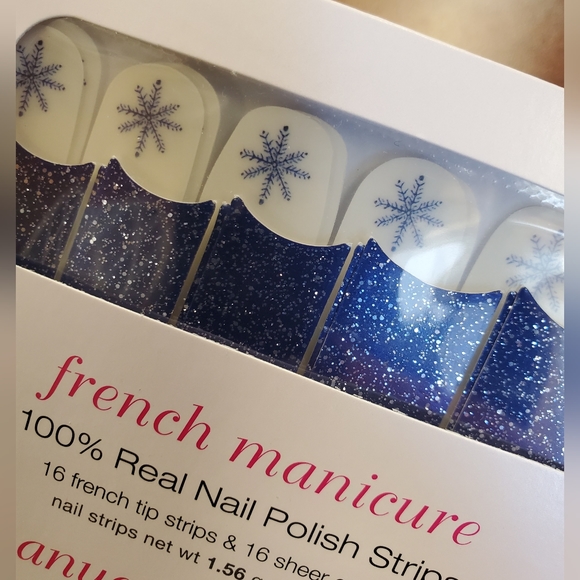 Color Street In a Flurry ❄️ - Picture 2 of 4